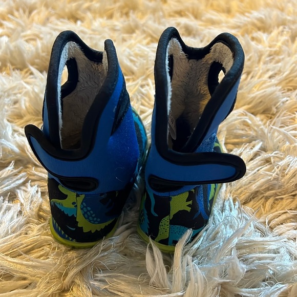 Baby Bogs II insulated waterproof boots size 8 dinos - Picture 2 of 3